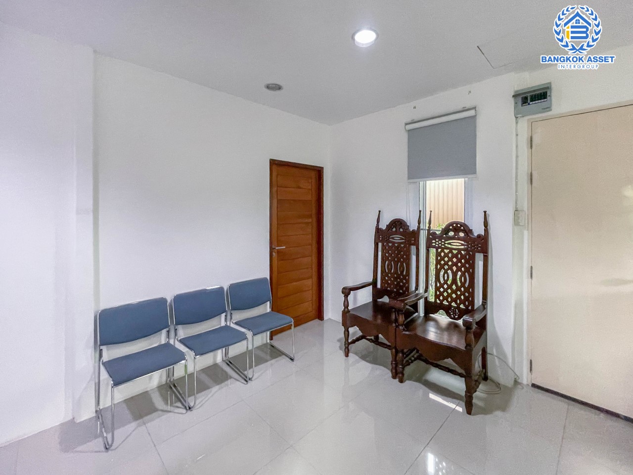 *******อาคารพาณิชย์มือสอง ย่านนนทบุรี ม.สายัณห์1 ติวานนท์ เนื้อที่กว่า 72 ตร.ว. ฟังก์ชัน 4 ห้องนอน 5 ห้องน้ำ จอดรถได้ถึง 3 คัน แถมฟรี !! เครื่องปรับอากาศ 6 เครื่อง สุดยอดทำเลหายาก! ใกล้เดอะมอลล์งามวงศ์วาน จุดขึ้นทางด่วน "งามวงศ์วาน" และรถไฟฟ้า "สถานีสนามบินน้ำ" ! ที่จะตอบโจทย์ชีวิตคนเมืองได้อย่างครบครัน